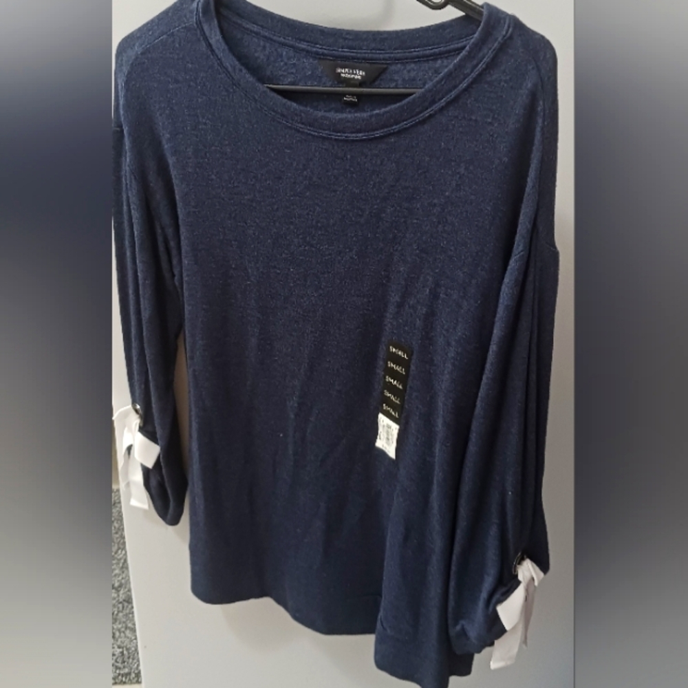 Simply Vera Vera wang shirt size Small